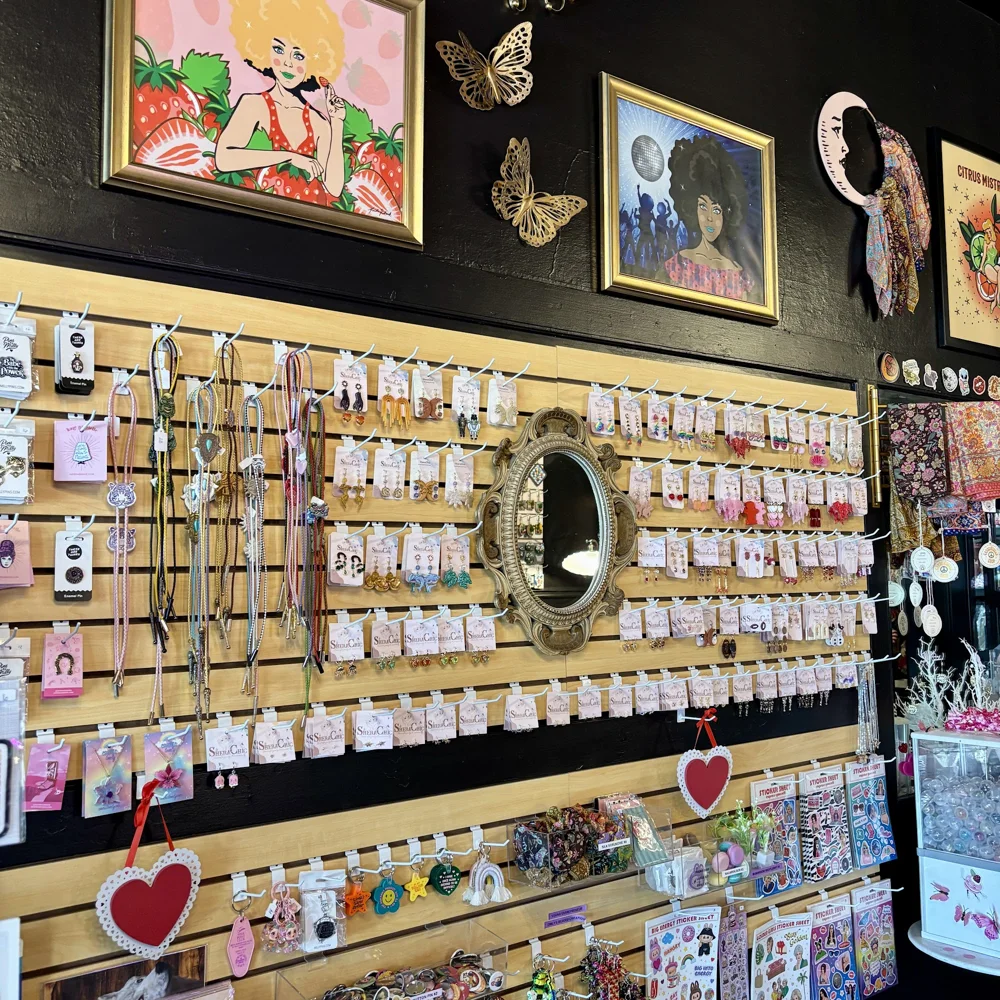 SheraChic Boutique business photo