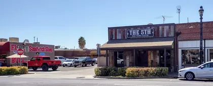 The 5th, business photo 2