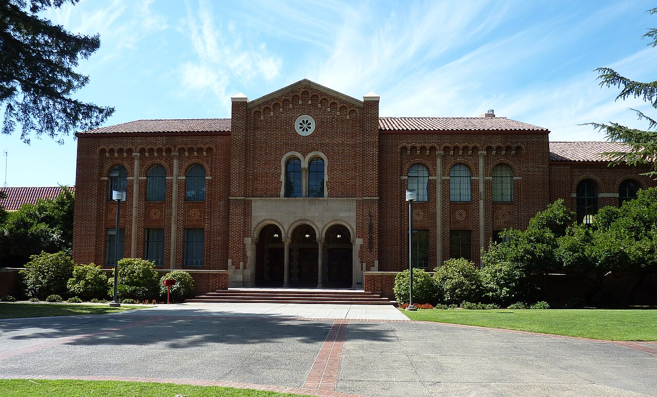 2009 0725 CA Fresno CC Library, Fresno City College