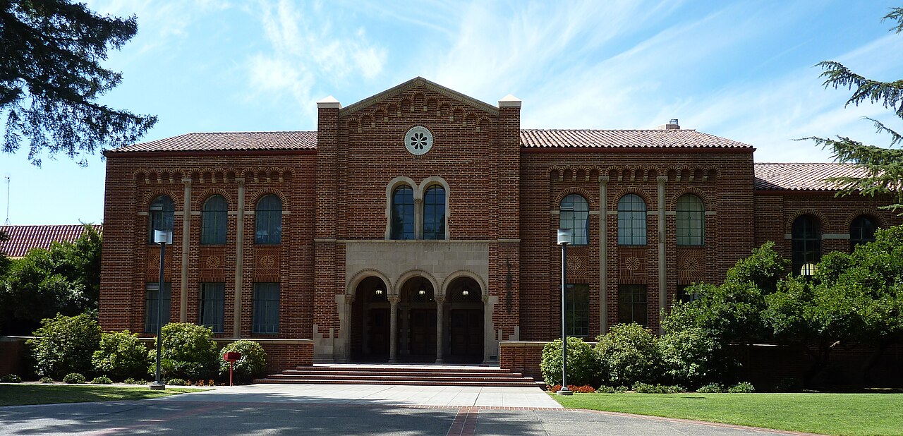 2009 0725 CA Fresno CC Library, Fresno City College
